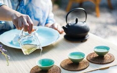 茶中自有黄金屋：喝茶带来的十大健康好处
