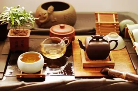 At noon, Lin Wanbai stretched herself. Her secret was just a decoration, so she didn’t do anything to arrange something and went to eat.